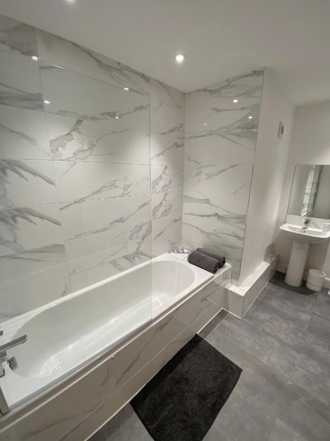 High Street Stylish City Centre Apartment, 2 Bed Perth Exterior photo